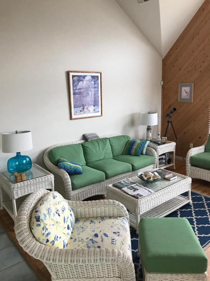 Pet-Friendly Coastal Retreat with Pool and Fireplace Nags Head Exterior photo