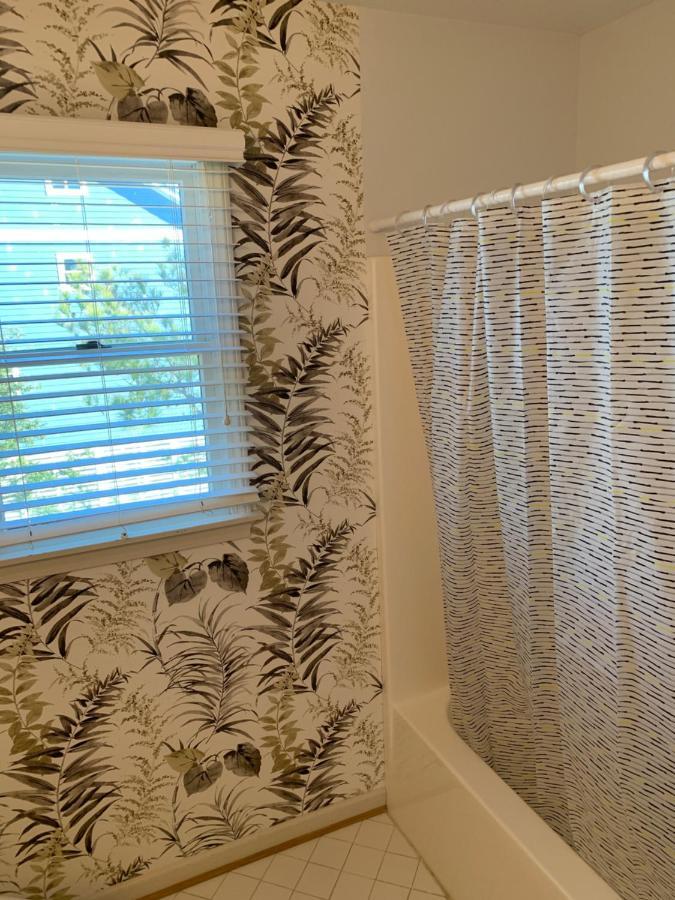 Pet-Friendly Coastal Retreat with Pool and Fireplace Nags Head Exterior photo