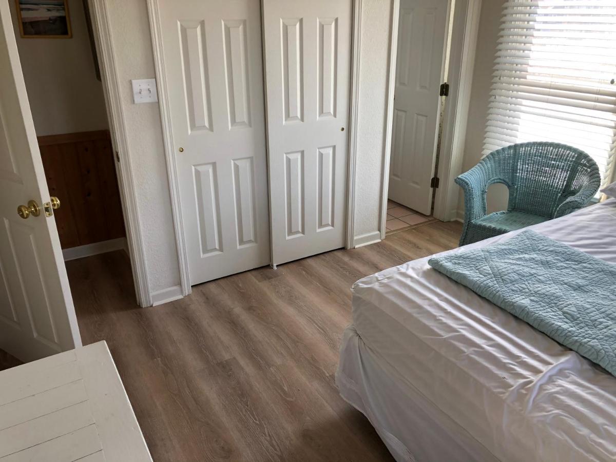 Pet-Friendly Coastal Retreat with Pool and Fireplace Nags Head Exterior photo