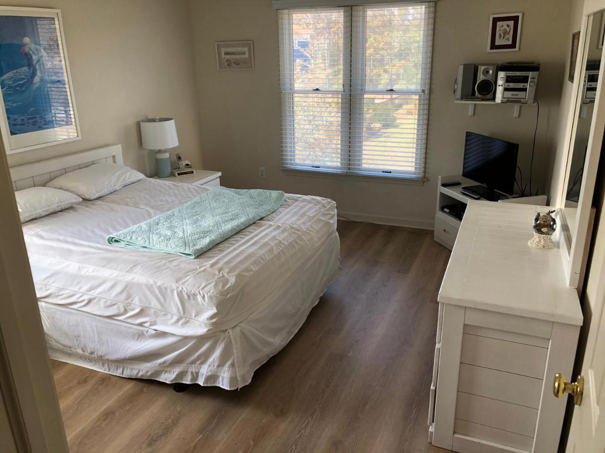 Pet-Friendly Coastal Retreat with Pool and Fireplace Nags Head Exterior photo
